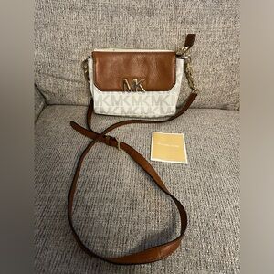 Michael Kors Crossbody Bag